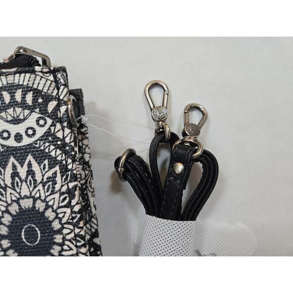 NWOT Sakroots Artist Circle Black White Wanderlust Smartphone Crossbody Purse - Picture 2 of 6